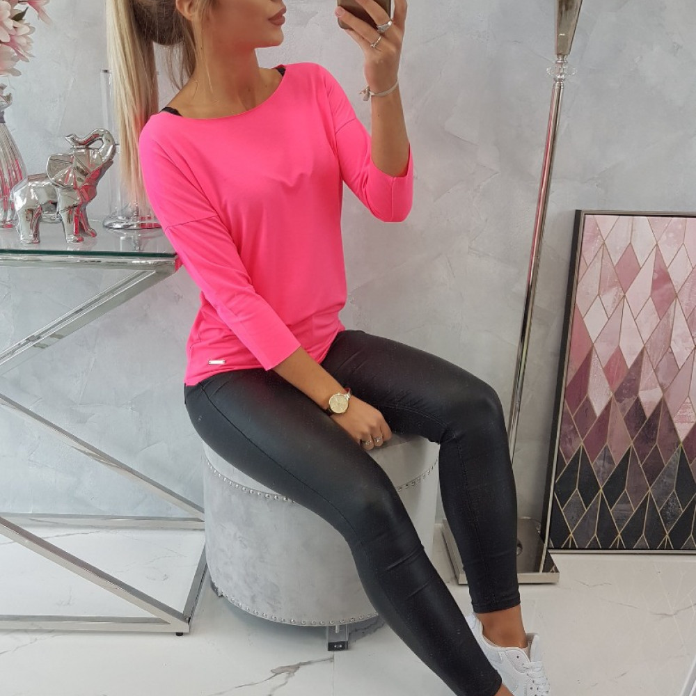 Blūze "Casual" ar laivveida kakla izgriezumu - neona rozā Blūze "Casual" ar laivveida kakla izgriezumu - neona rozā