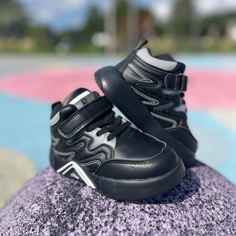 Bērnu botas virs potītes