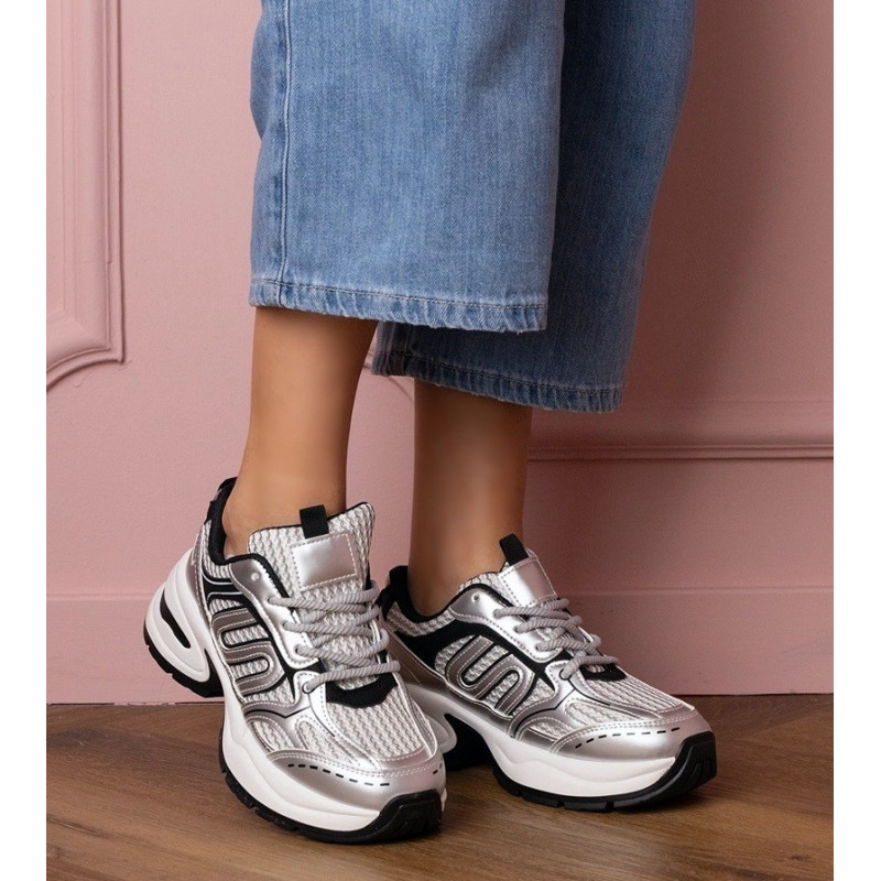   Sudrabotas botas
