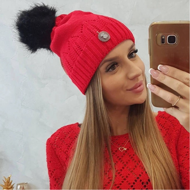 Adīta cepure ar bumbuli (30% vilna)