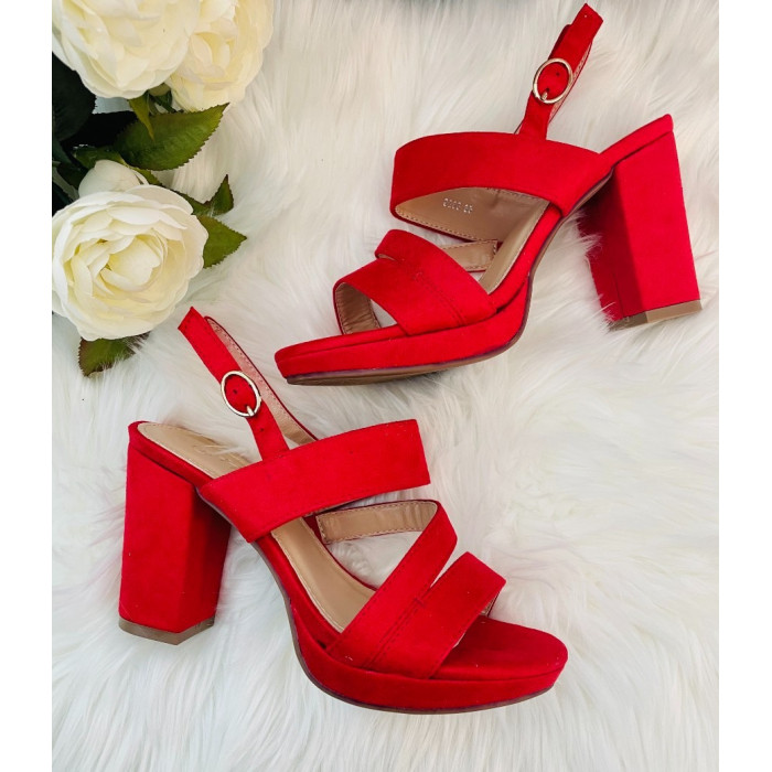 Augstpapēžu sandales - sarkanas