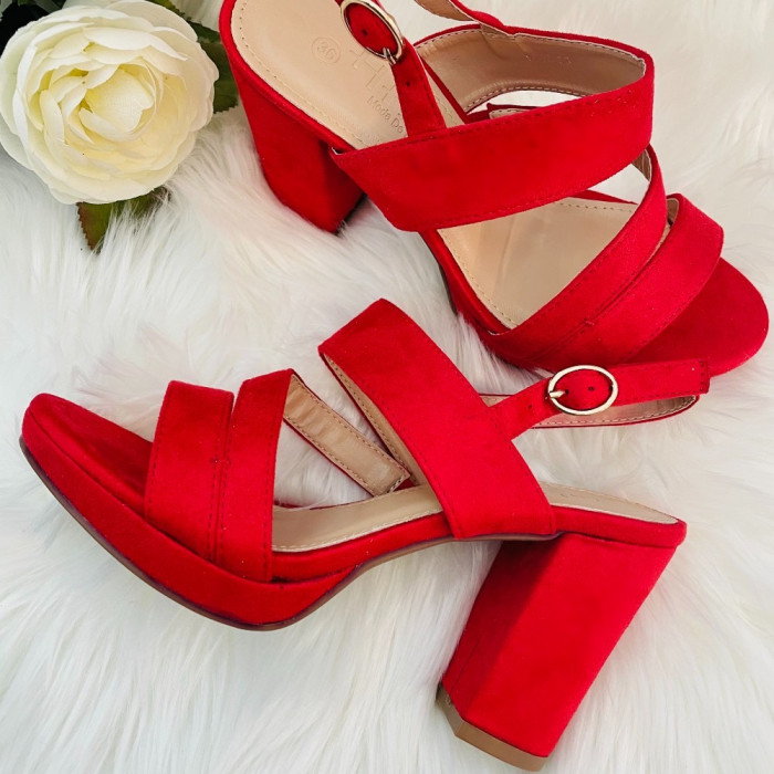 Augstpapēžu sandales - sarkanas
