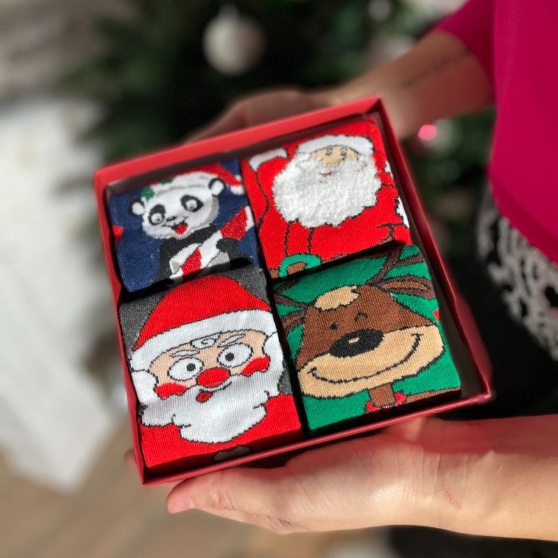 Bērnu dāvanu kastīte ar Ziemassvētku zeķēm (4 pāri) 25-29