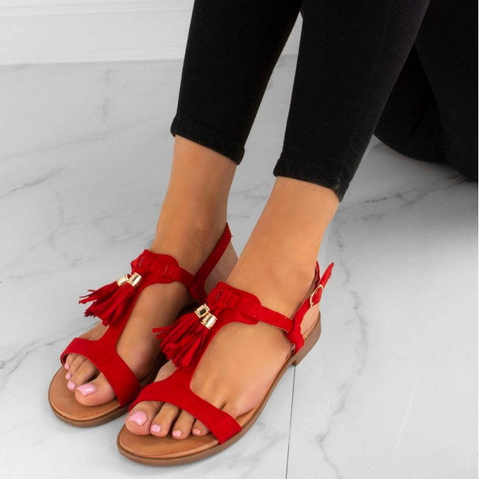 Sarkanas sandales ar bārkstīm