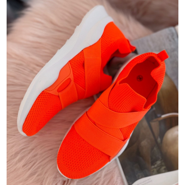 Neona oranži sporta apavi