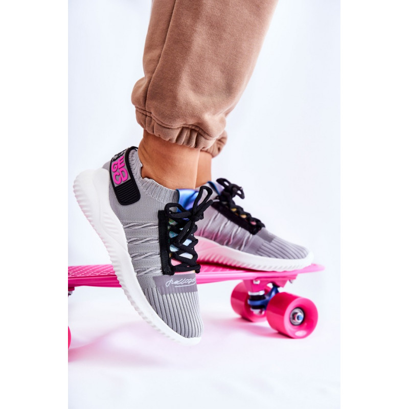   Tekstila sporta apavi ar krāsainiem akcentiem - pelēki