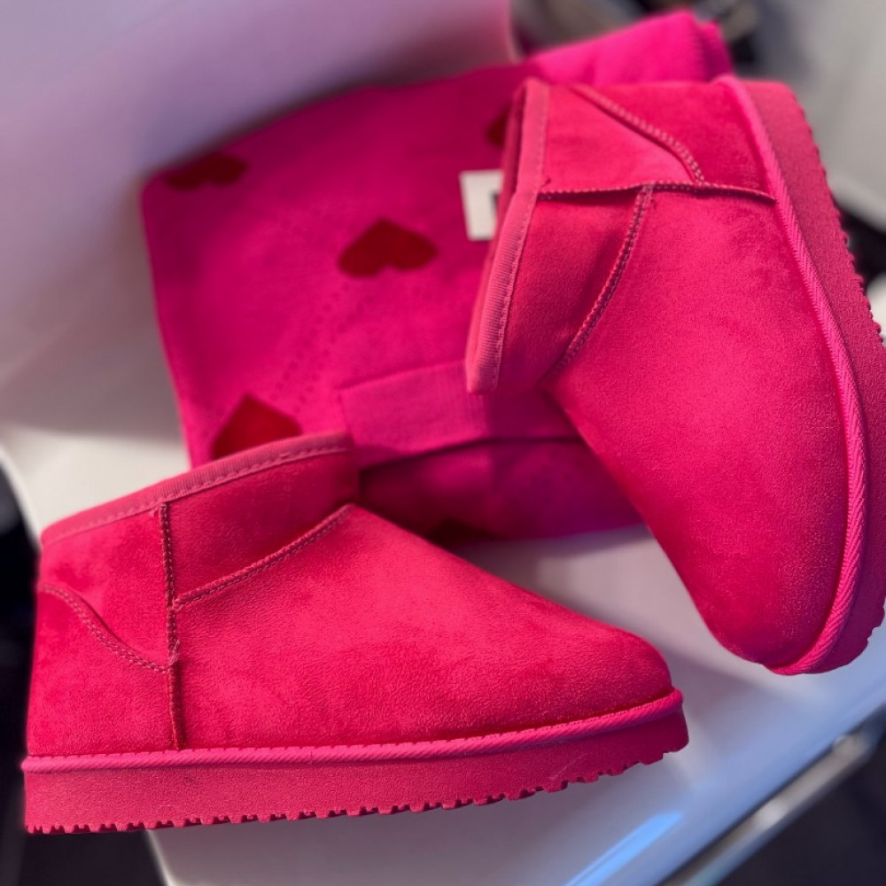 Īsie fuksijas krāsas UGG tipa zābaki