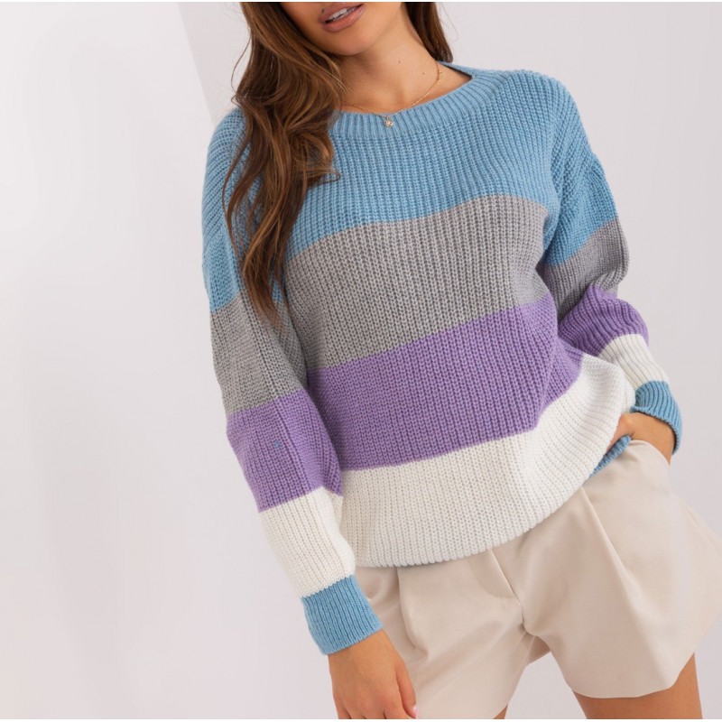   Brīva piegriezuma džemperis ar krāsainām  strīpām
