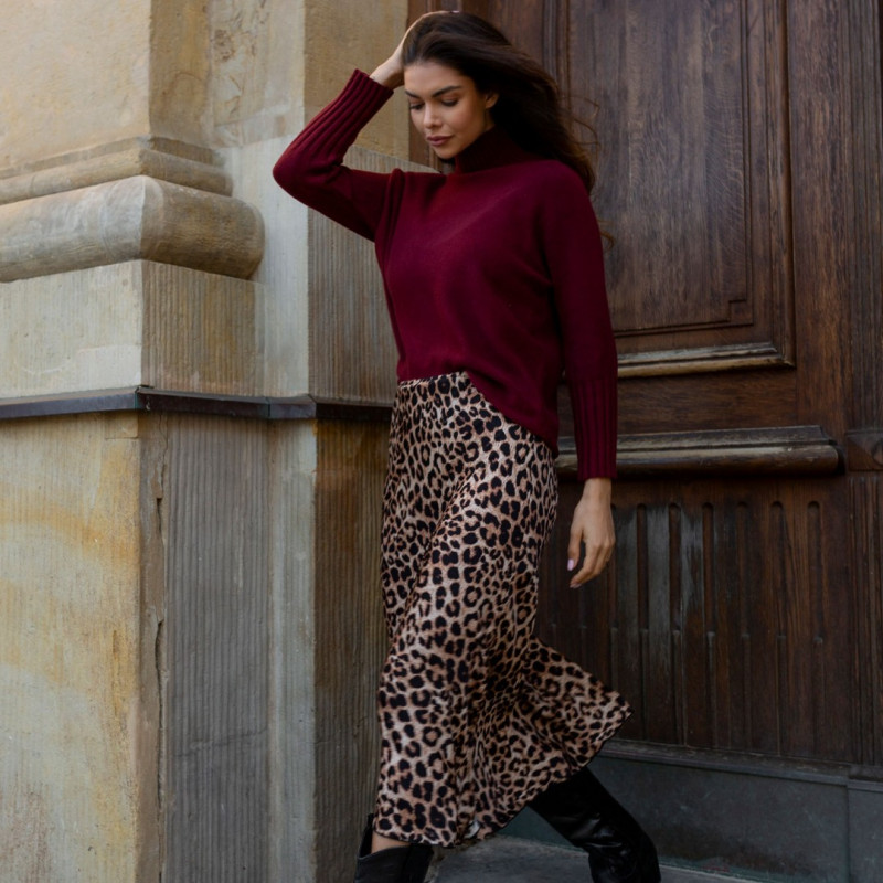  Leoparda midi svārki