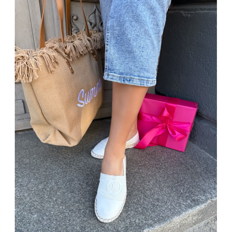   Baltas mīkstas espadrilles