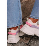  Platformas botas ar krāsainiem akcentiem